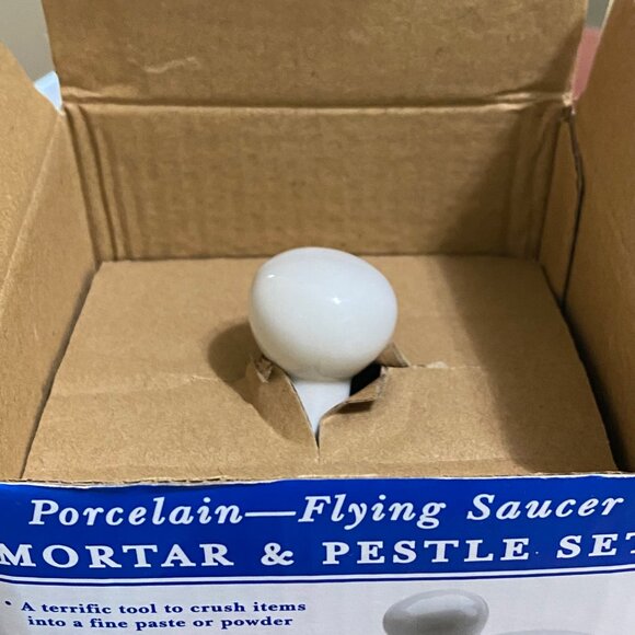 Porcelain Flying Saucer Mortar and Pestle Set White HIC - Picture 6 of 9